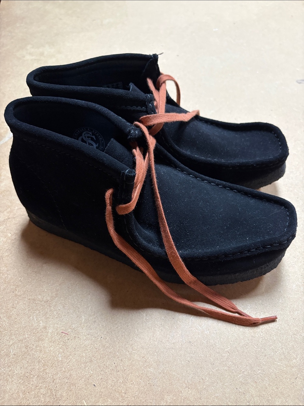 Clarks Wallabees Womens Black Suede Ankle Booties with Rust Laces